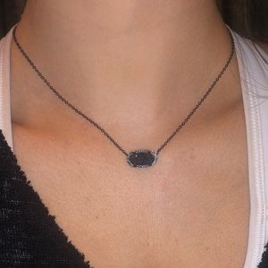 Kendra Scott necklace